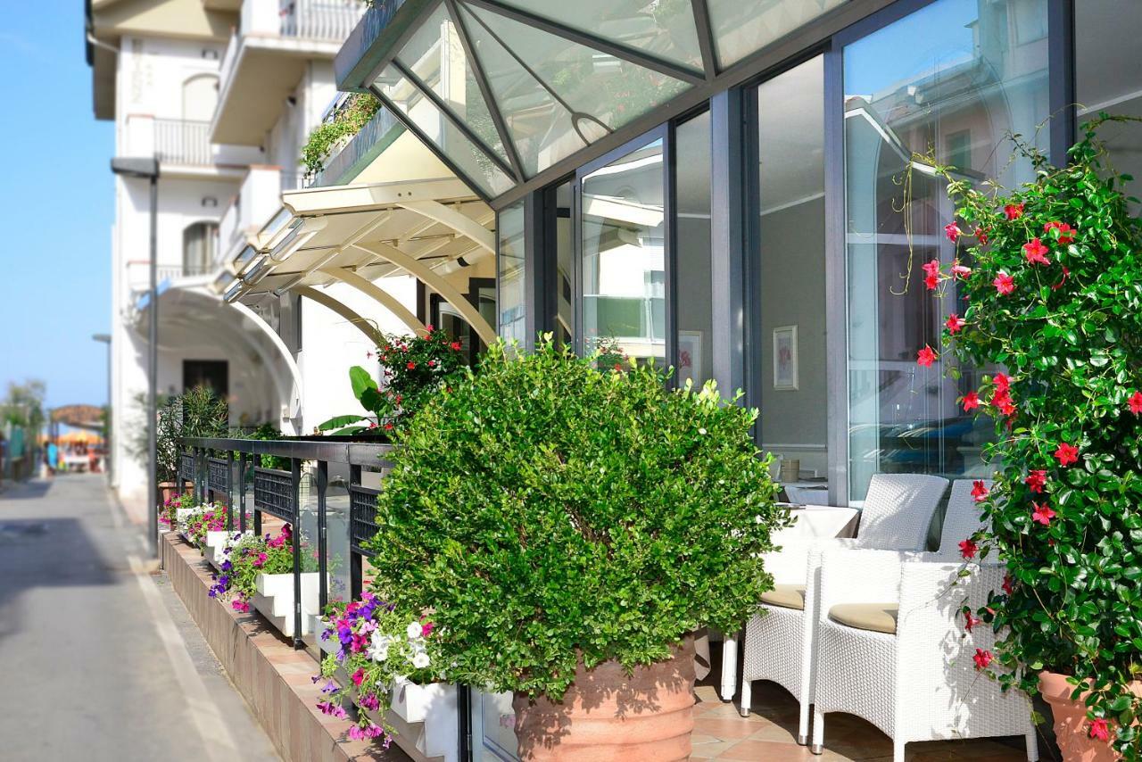 Hotel La Conchiglia Bellaria-Igea Marina Exterior photo